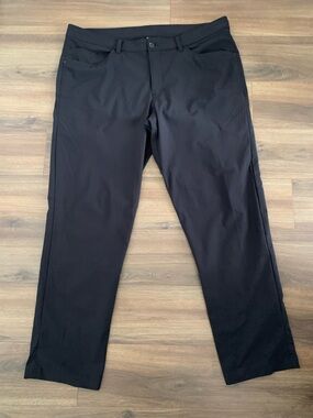 lululemon athletica men’s Black Activewear pants size 40 with inseam 32”
